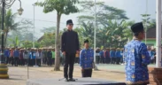 Pemerintah Kabupaten Trenggalek memperingati Hari Krida Pertanian ke-53 dengan Upacara di Lapangan Condro Geni Jumat (22/6/2025).