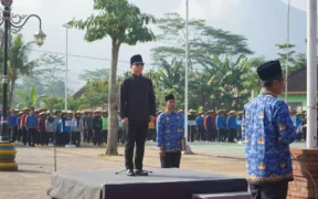 Pemerintah Kabupaten Trenggalek memperingati Hari Krida Pertanian ke-53 dengan Upacara di Lapangan Condro Geni Jumat (22/6/2025).