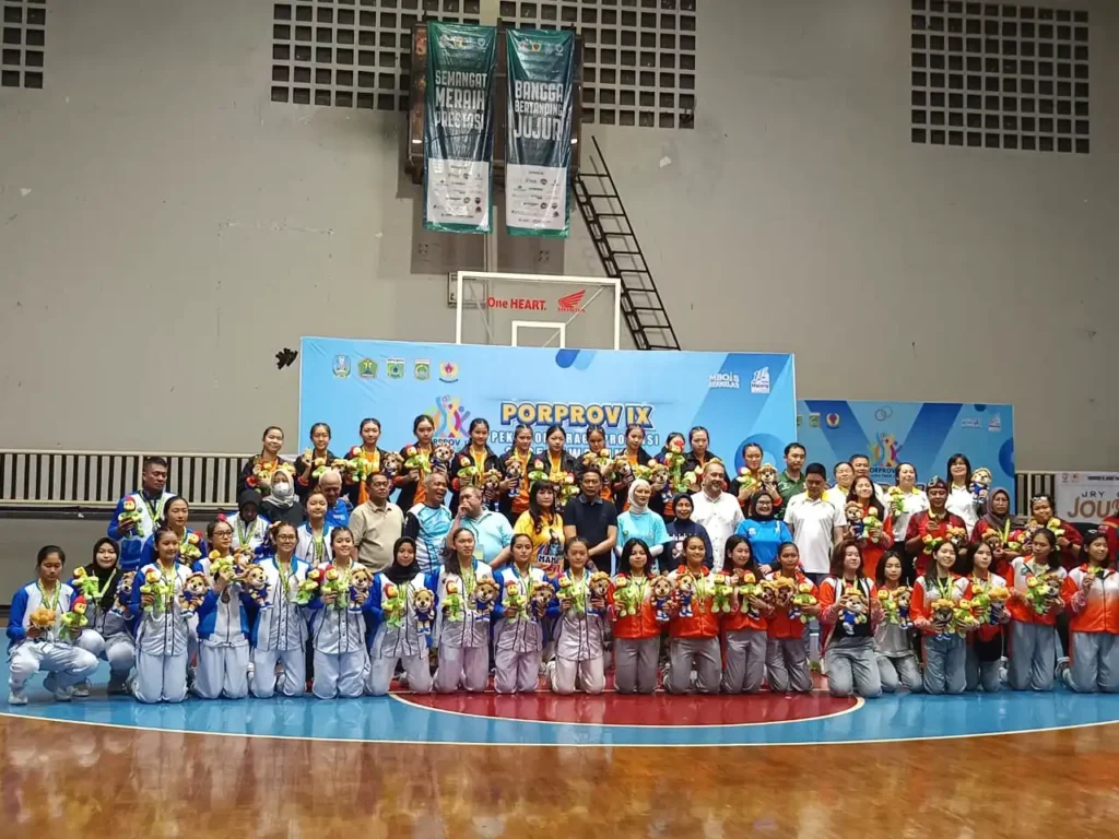Tim putra dan putri Cabang olahraga bola basket Kota malang sama-sama berhasil meraih medali perak Porprov Jatim 2025