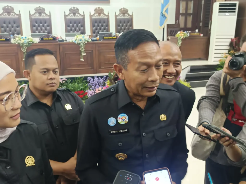 Seragam Sekolah Gratis di Malang Akan Diberikan dalam Bentuk Kain