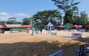 Cabang olahraga voli pantai kembali menarik perhatian di ajang Pekan Olahraga Provinsi (Porprov) IX Jawa Timur 2025.