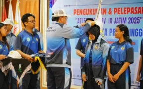 Wali Kota Probolinggo lepasan 217 atlet Kota Probolinggo yang akan bertanding dalam Pekan Olahraga Provinsi (Porprov) IX Jawa Timur