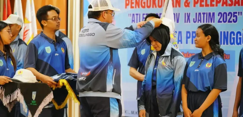Wali Kota Probolinggo lepasan 217 atlet Kota Probolinggo yang akan bertanding dalam Pekan Olahraga Provinsi (Porprov) IX Jawa Timur