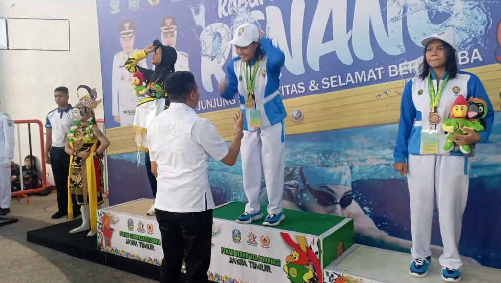 Atlet Renang dari Kontingen Kota Malang tampil gemilang dengan Boyong 2 Emas dan 2 Perunggu di Porprov Jawa Timur 2025