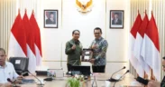 Wali Kota Batu Nurochman usulkan pembukaan jalan tembus Sukorejo – Batu saat audiensi dengan Menteri Kehutanan RI Raja Juli Antoni di Gedung Manggala Wanabakti, Jakarta, Selasa (24/6/2025).