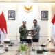 Wali Kota Batu Nurochman usulkan pembukaan jalan tembus Sukorejo – Batu saat audiensi dengan Menteri Kehutanan RI Raja Juli Antoni di Gedung Manggala Wanabakti, Jakarta, Selasa (24/6/2025).