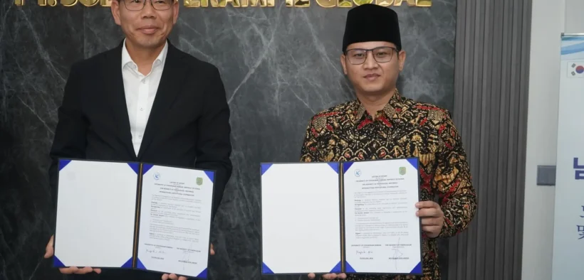 Bupati Trenggalek, Mochamad Nur Arifin menandatangani kerjasama dengan Universitas Gyeongnam Namhae Korea Selatan.
