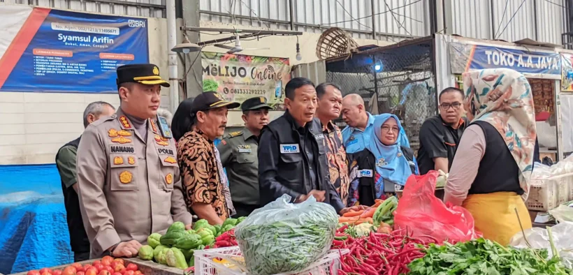 TPID Kota Malang melakukan inspeksi mendadak (sidak) ke sejumlah pasar rakyat guna memastikan stabilitas harga dan stok