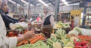 Cabai rawit dan Bawang Merah di pasar tradisional Kota Malang mengalami lonjakan harga yang cukup signifikan, terlihat di Pasar Mergan
