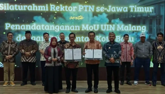 Penandatanganan nota kesepahaman (MoU) antara Universitas Islam Negeri (UIN) Maulana Malik Ibrahim Malang dengan Pemerintah Kota Batu