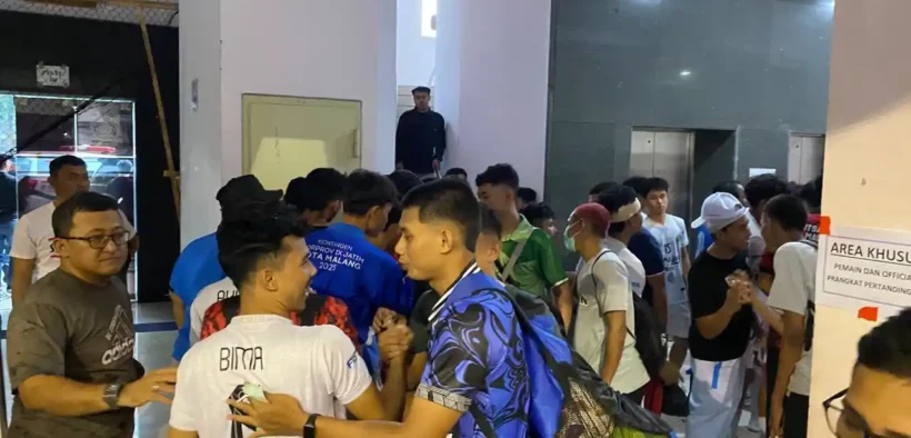Ricuh Final futsal putra Porprov IX Jawa Timur 2025 antara Kota Malang vs Surabaya yang digelar di Graha Polinema, Kamis (27/6).