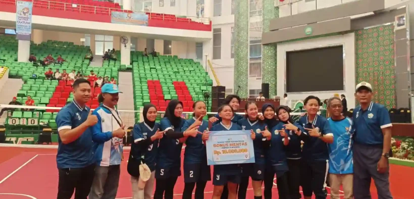 Tim Sepak Takraw Putri Kota Malang sukses menyabet medali emas usai kalahkan tim Kabupaten Bangkalan dengan skor 2-0 dalam Porprov Jatim 2025