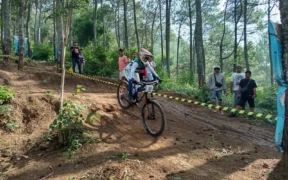 Atlet Kota Batu Cabor Downhill Porprov IX 2025 Sumbang 3 Medali Di Nomor Men dan Women