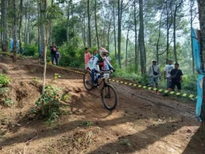 Atlet Kota Batu Cabor Downhill Porprov IX 2025 Sumbang 3 Medali