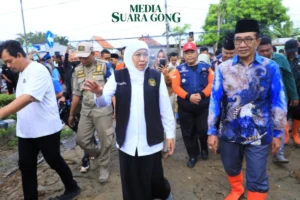 Khofifah Tinjau Normalisasi Sungai di Pamekasan