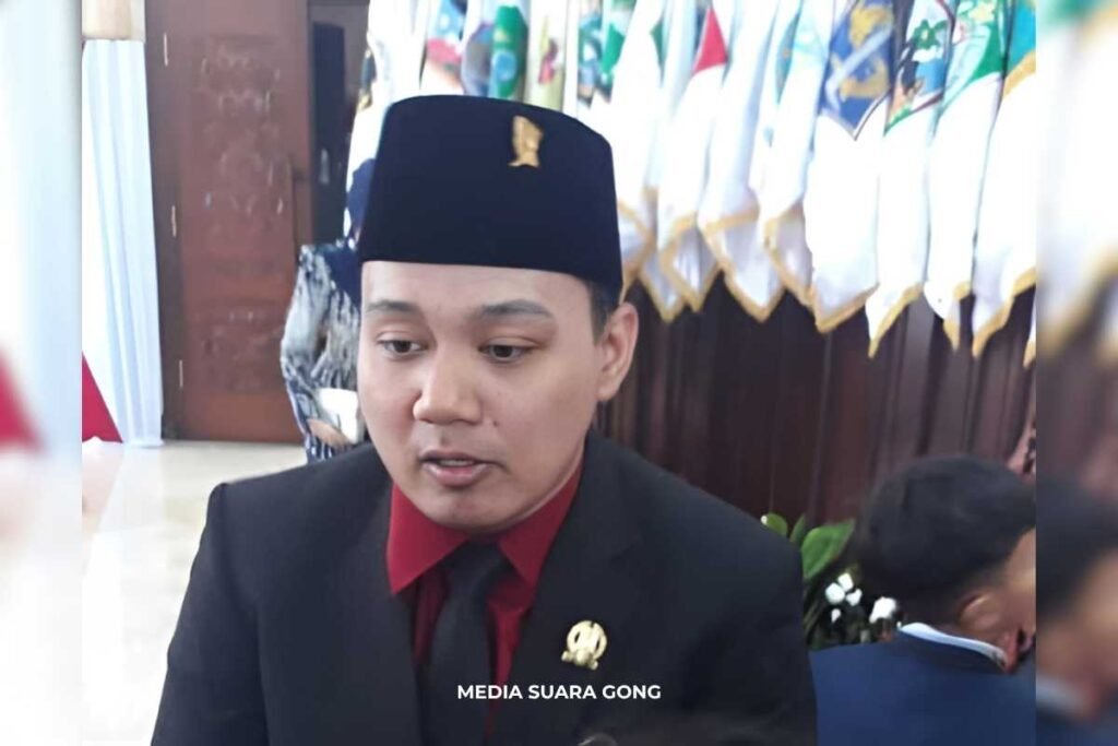 anggota dprd jawa timur fuad bernardi membahas tentang tata kelola pembangunan