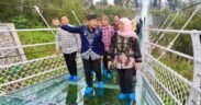 khofifah gubernur jatim bersama dengan kawanannya