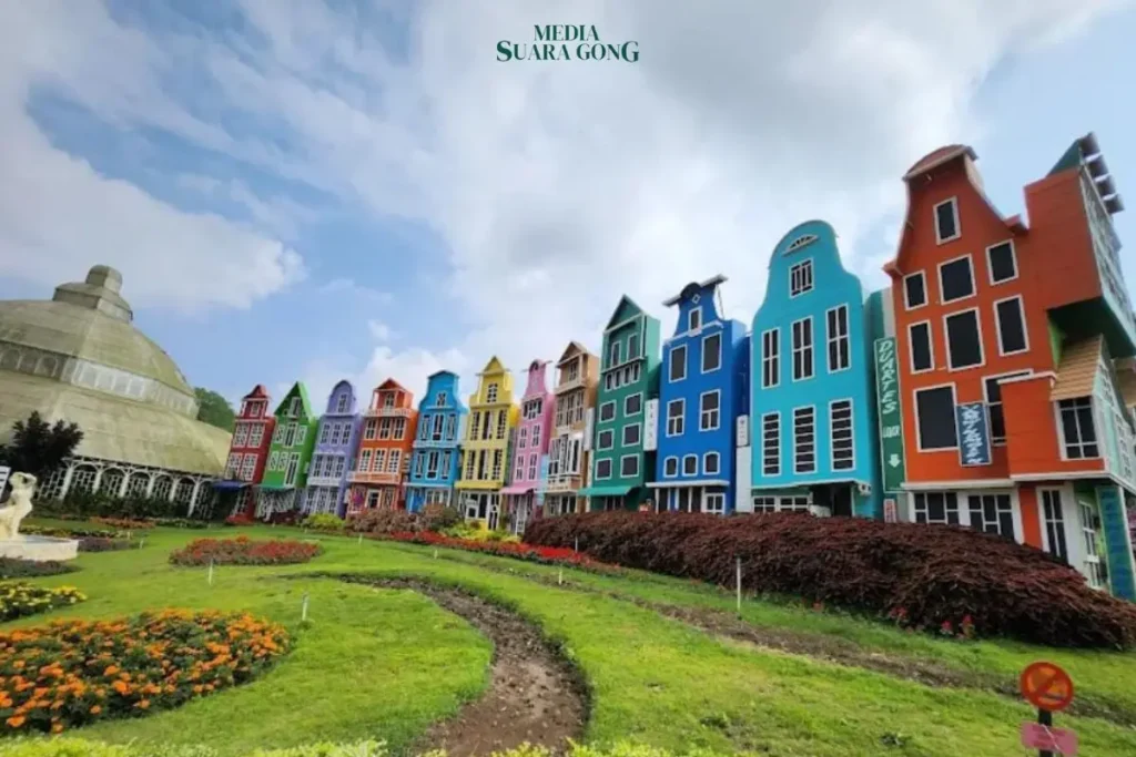 Tempat wisata Florawisata Santerra de Laponte di Desa Pandesari, Kecamatan Pujon, Kabupaten Malang, terancam disegel