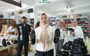 Wali Kota Mojokerto, Ika Puspitasari, dorong sinergi pertumbuhan ekonomi lokal, khususnya sepatu dan kuliner di PGS Mojokerto