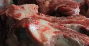 Banyak yang mengeluh karena daging kurban terasa alot, terutama bagian keras, Berikut cara cepat dan alami mengempukkan