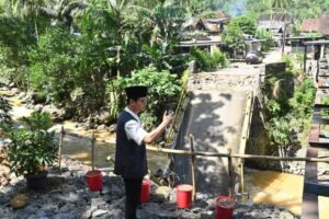 Jembatan Putus, Bupati Arifin Usulkan Jembatan Belly Ke Pemprov