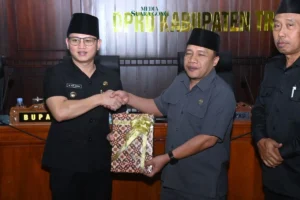 Bupati Arifin Serahkan Nota Penjelasan Raperda RPJMD RPJMD 2025-2029