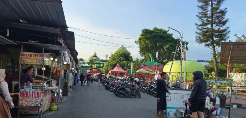 Pemerintah Kota Batu memastikan akan mulai memberlakukan sistem parkir elektronik (e-parkir) di Alun-Alun Batu pada tahun 2025