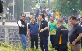 Wali Kota Batu, Nurochman, yang turut hadir dalam kegiatan Bakti Sosial Sambut HUT Bhayangkara ke-79 oleh Polres Batu (Mf/Pers)