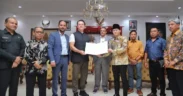 Bupati Trenggalek, Mochamad Nur Arifin menandatangani perjanjian sewa lahan dengan PT Concentrix Industri Indonesia