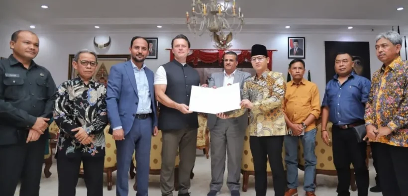 Bupati Trenggalek, Mochamad Nur Arifin menandatangani perjanjian sewa lahan dengan PT Concentrix Industri Indonesia