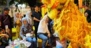 Jumat malam, 13 Juni 2025, halaman depan Tempat Ibadat Tri Dharma Kota Probolinggo disulap menjadi gelaran budaya Larasati 2