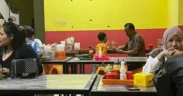 Kota Malang resmi menerapkan pajak daerah sebesar 10 persen kepada pelaku Usaha Mikro, Kecil, dan Menengah (UMKM) yang telah tergolong mapan