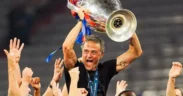 Paris Saint-Germain (PSG) cetak sejarah baru dengan menjuarai Liga Champions untuk pertama kalinya dan angkat trofi Liga Champions