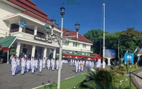 Pemerintah Kota Malang menggelar upacara peringatan Hari Lahir Pancasila 2025 di halaman depan Balaikota Malang, Senin (2/6/2025).