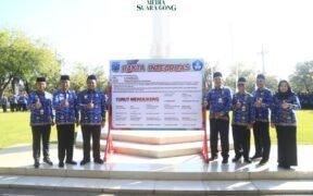 Pemerintah Kabupaten (Pemkab) Probolinggo menggelar upacara peringatan Hari Lahir Pancasila tahun 2025 pada Senin pagi, 2 Juni 2025. Bertempatan di halaman depan Kantor Bupati Probolinggo.
