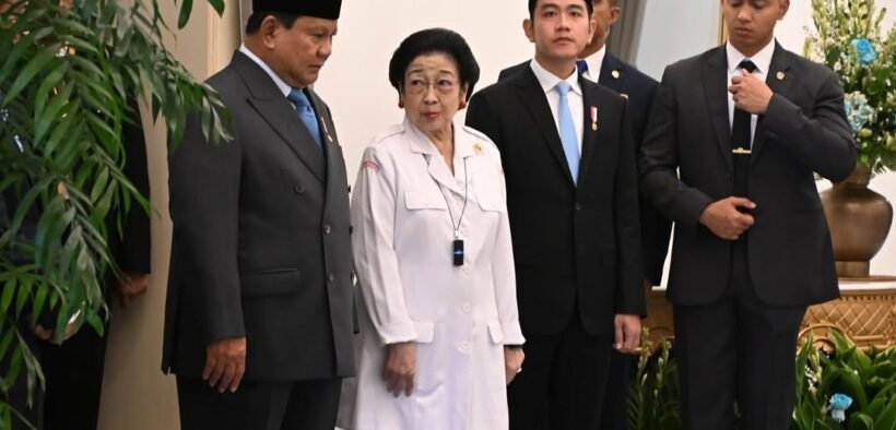 presiden, wapres ke 6 dan megawati berdiri bersama pemakzulan wapres gibran