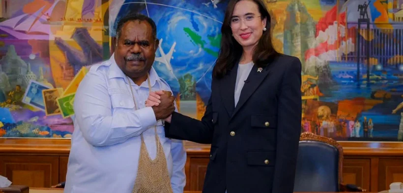 Pemerintah resmi mencabut izin usaha Tambang/pertambangan (IUP) milik empat perusahaan yang beroperasi di kawasan Raja Ampat, Papua