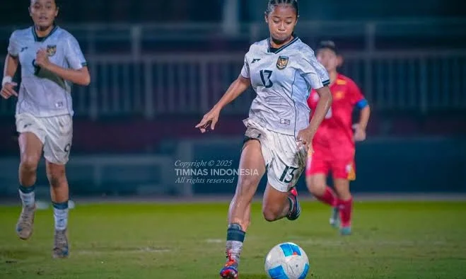 Harapan Timnas Putri U19 Indonesia untuk melaju ke final Piala AFF U19 2025 pupus setelah kalah telak 0-4 dari tuan rumah Vietnam