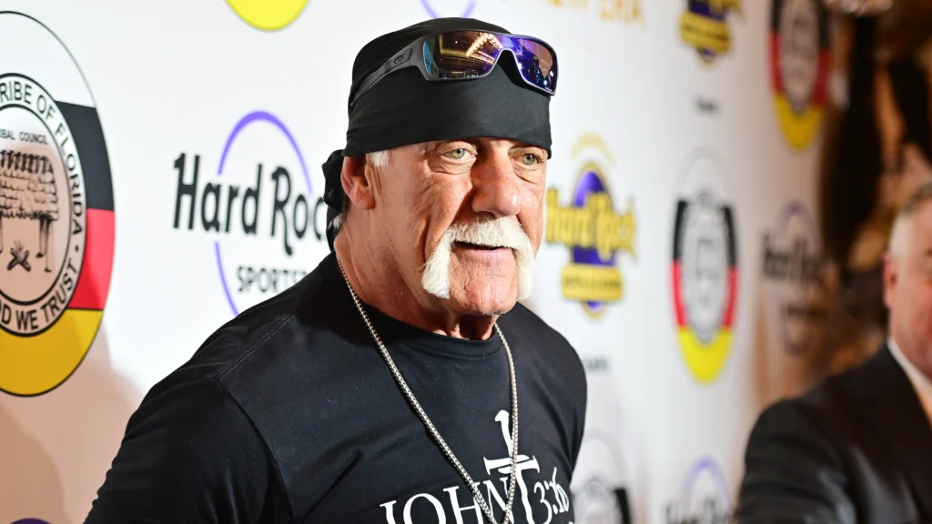 Hulk Hogan, legenda gulat profesional yang dikenal dengan julukan “Wrestling’s Top Banana”, dilaporkan meninggal dunia