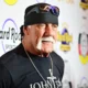 Hulk Hogan, legenda gulat profesional yang dikenal dengan julukan “Wrestling’s Top Banana”, dilaporkan meninggal dunia