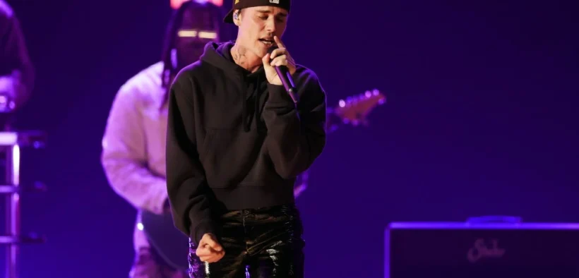 Bintang pop dunia Justin Bieber kembali mengejutkan penggemar setelah menggoda publik lewat album terbarunya yang bertajuk Swag. 