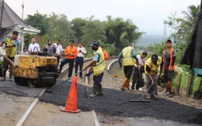 Respon Cepat Wadul Gus’e, Perlintasan sebidang rel kereta api di JPL 30, Desa Garahan langsung digarap pada Rabu (9/7/2025).