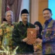 Wali Kota Malang Wahyu Hidayat Nyatakan Kesiapan dalam Mendukung Sekolah Rakyat Dengan meelakukan Penandatanganan BMD Bersama Mensos RI