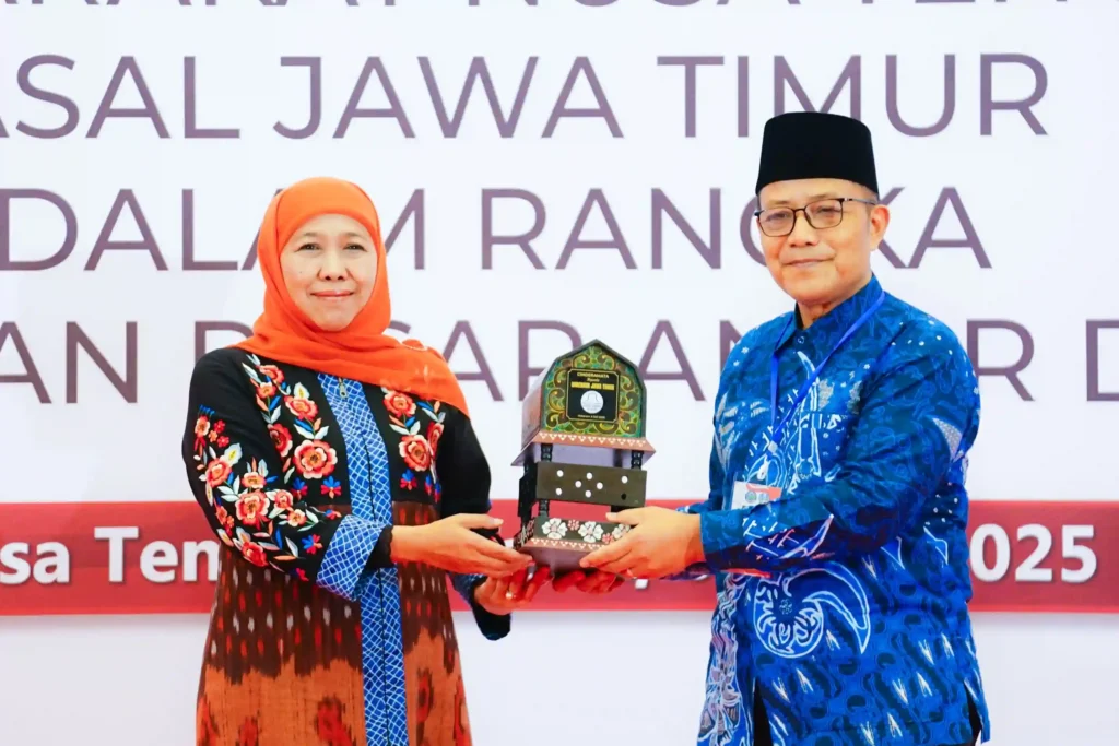 Khofifah Ajak Warga Jatim di NTB Tingkatkan SDM