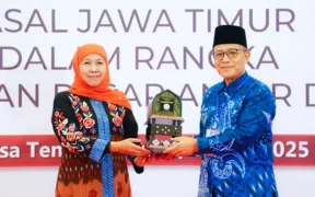 Khofifah Ajak Warga Jatim di NTB Tingkatkan SDM