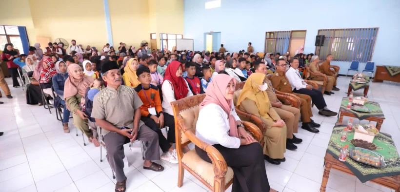 Wali Kota Batu Nurochman meninjau langsung kesiapan sekolah rakyat di Gedung Bima Sakti, Senin (14/7/2025)