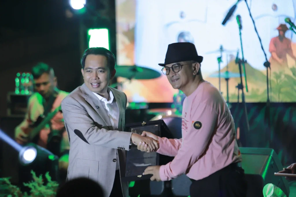 Bupati Jember Muhammad Fawait mengapresiasi gelaran Jember Kota Cerutu Indonesia (JKCI) 2025 pada Sabtu malam, 12 Juli 2025