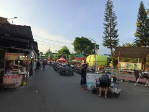 Aneh Tapi Nyata, Parkir Pasar Induk Kalahkan Tepi Jalan
