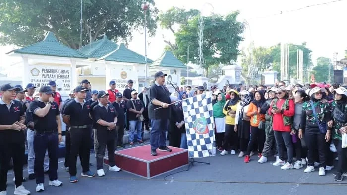Kemeriahan dan Keramaian Alun-Alun Jombang pada peringatan Hari Koperasi Nasional (Harkopnas) ke-78 pada Minggu, 13 Juli 2025 dalam