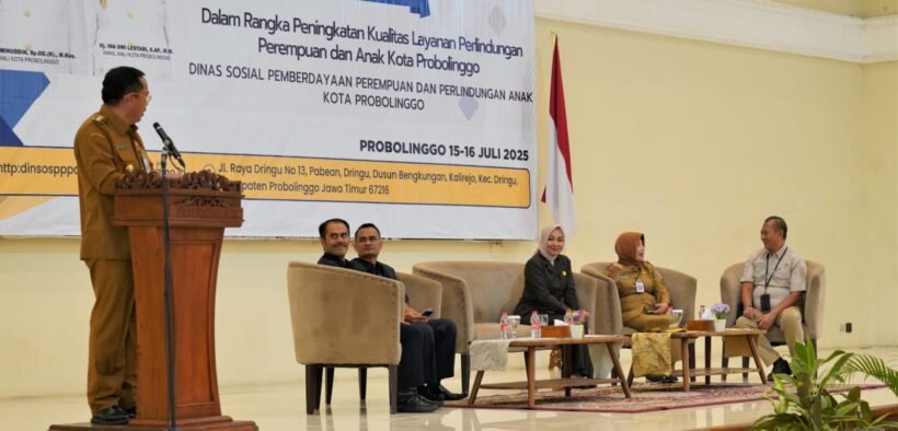 Caption Foto: Wali Kota Probolinggo dr. Aminuddin membuka kegiatan Gelar Kasus Kekerasan pada Perempuan dan Anak di Ballroom Paseban Sena, Selasa (15/7/2025) (Dokumentasi probolinggokota.go.id)